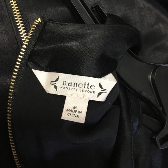 🚨Final Sale🚨!! NWT Nannette Lapore Blk Cold Shoulder Top Sz M - Picture 8 of 10